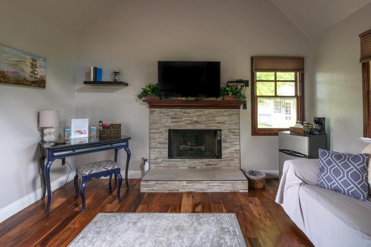 One-Bedroom Cottage